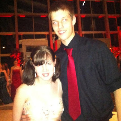 Danielle Hays Photo 7