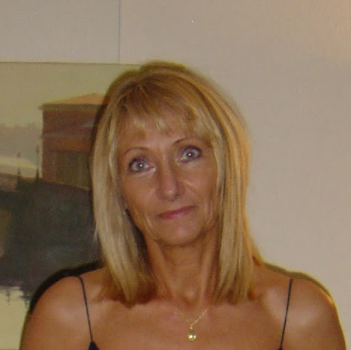Gayle Davies Photo 9