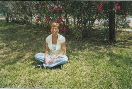 Dorothy Gilmore Photo 16