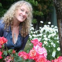 Michele Gold Photo 11