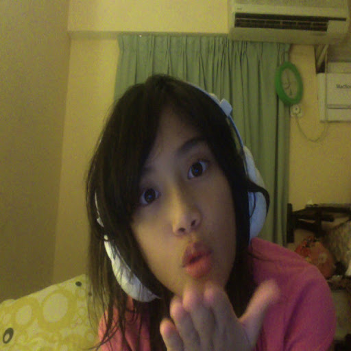 Charlotte Knight Photo 12