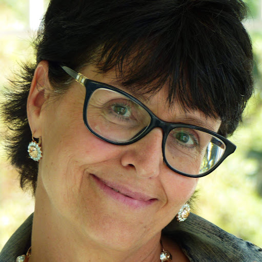 Connie Edwards Photo 28