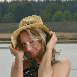 Julia Reinhardt Photo 16