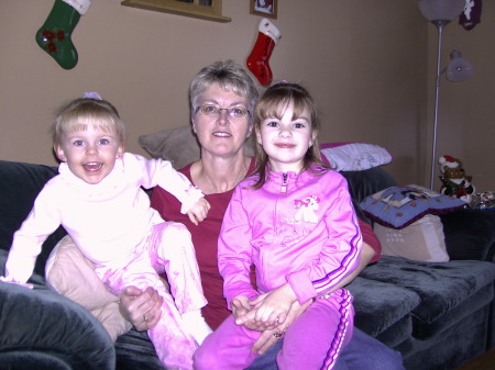 Ruth Saunders Photo 28
