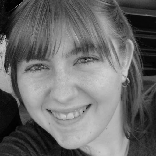 Stephanie Barnes Photo 19