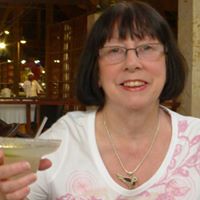 Lynda White Photo 37