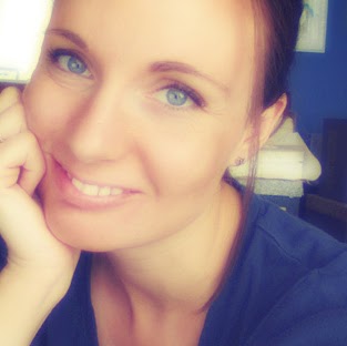Amy Mills Photo 27