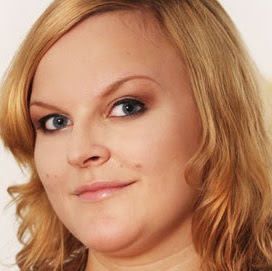 Eva Cooper Photo 15
