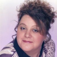 Julie Garrett Photo 17