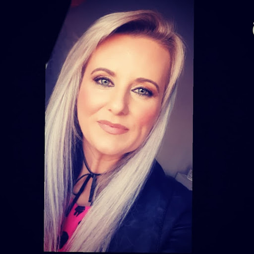 Michele Robertson Photo 32