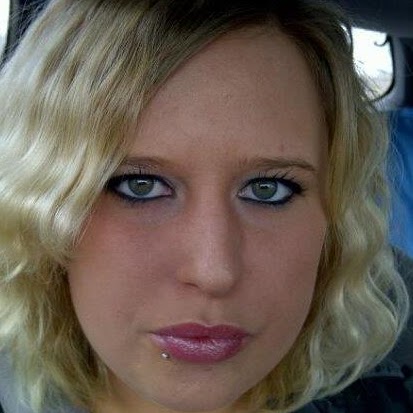 Stephanie Vaughn Photo 22