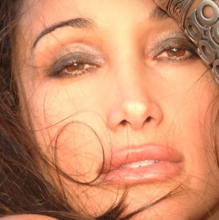 Sabrina Barnett Photo 50
