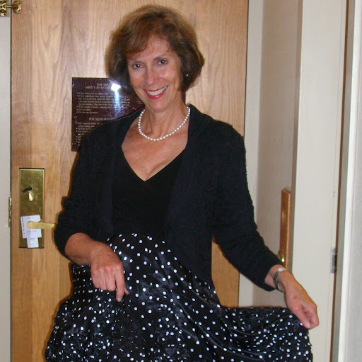 Julie Bloom Photo 30