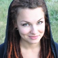 Julia Fox Photo 8