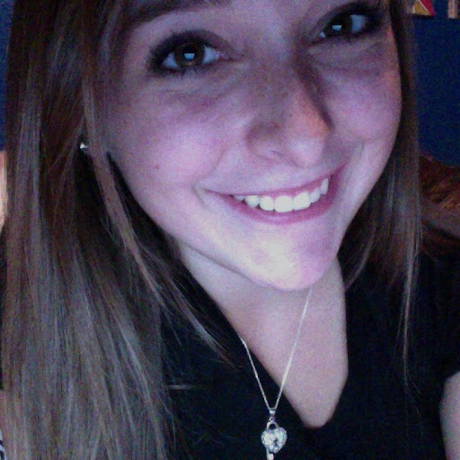 Emily Lowe Photo 6