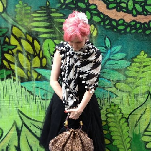 Victoria Buckley Photo 23