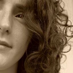Elisabeth Wilson Photo 16