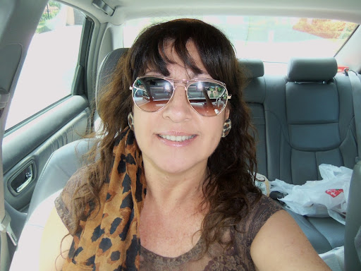 Beth Almeida Photo 16