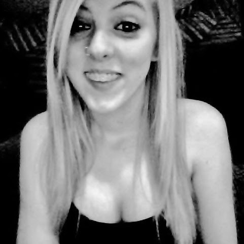 Amanda Draper Photo 26