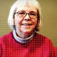 Joan Lee Photo 19