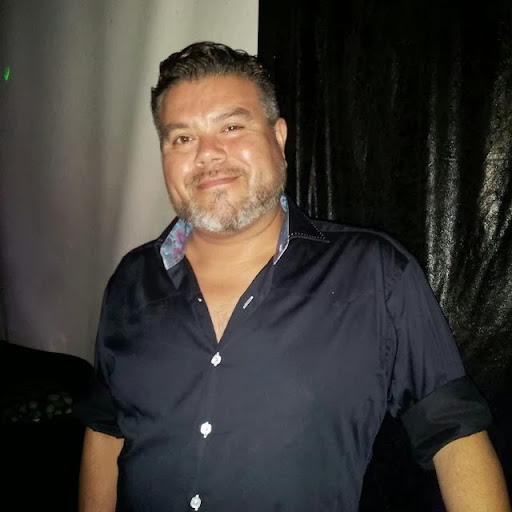 Robert Vargas Photo 41