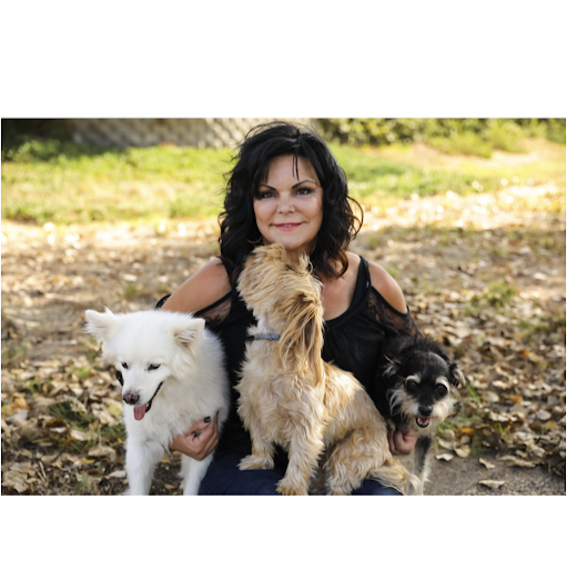Claudia Anderson Photo 25
