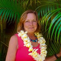 Elizabeth Larson Photo 20