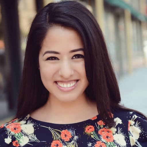 Christine Medina Photo 15