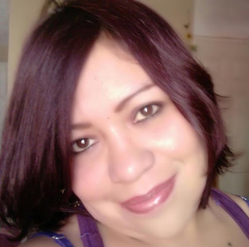 Julia Morales Photo 15