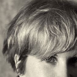 Janet Nixon Photo 32