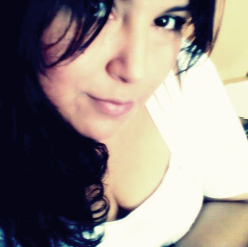 Leticia Flores Photo 13