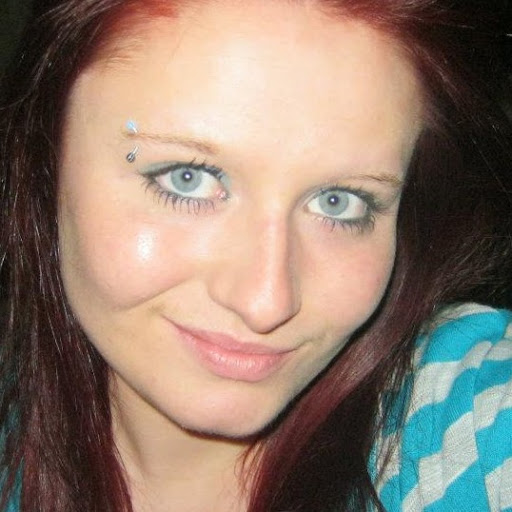 Julie Demers Photo 32