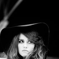 Holly Piper Photo 19