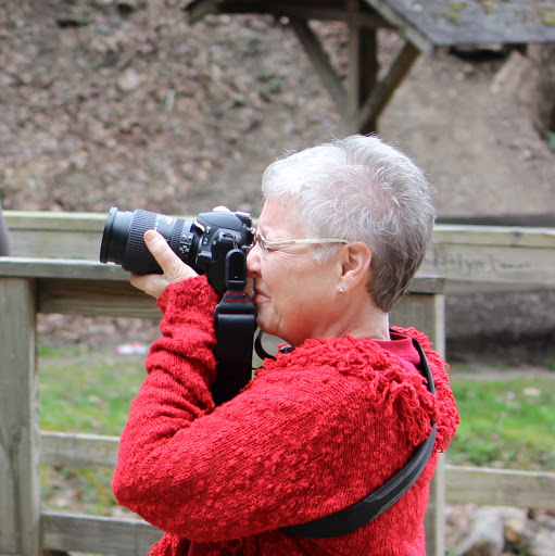 Barbara Daniels Photo 42