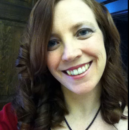 Holly Andrews Photo 37