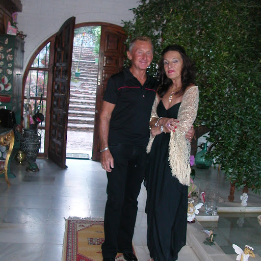 Gina Foster Photo 37