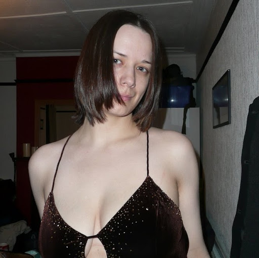 Laura Roberts Photo 14