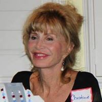 Christine Becker Photo 32
