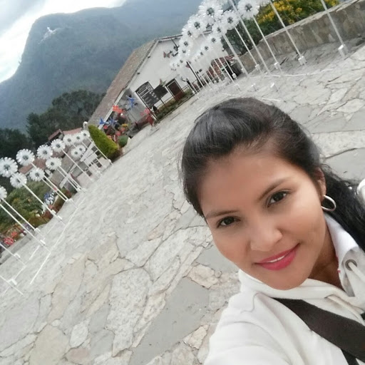 Geraldine Gutierrez Photo 30
