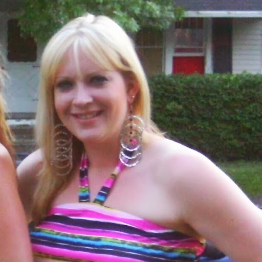 Amy Ewing Photo 19