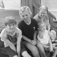 Ann May Photo 33
