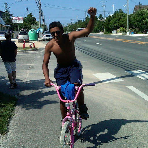 Eric Lozada Photo 8
