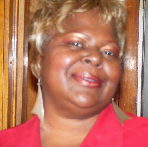 Carolyn Shelton Photo 8