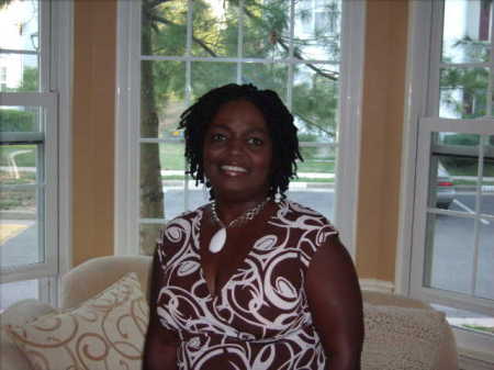 Joan Banks Photo 23