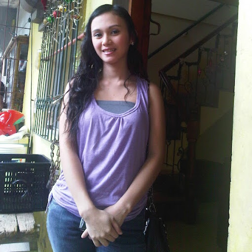 Ann Robles Photo 17