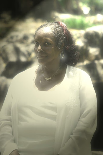 Delores Harris Photo 14