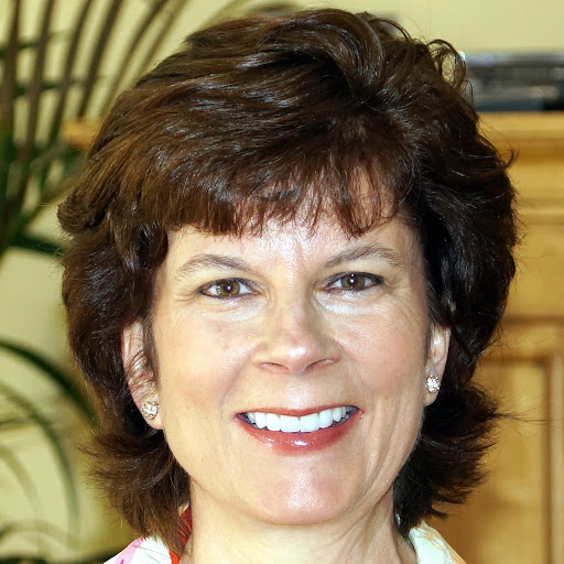 Julie Milligan Photo 18