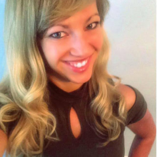 Danielle Smith Photo 32