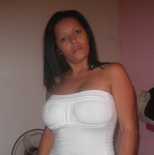 Rebeca Rivas Photo 15