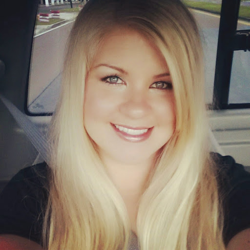 Amanda Roe Photo 30
